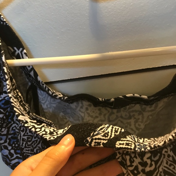 Off-Shoulder Top - Picture 6 of 8